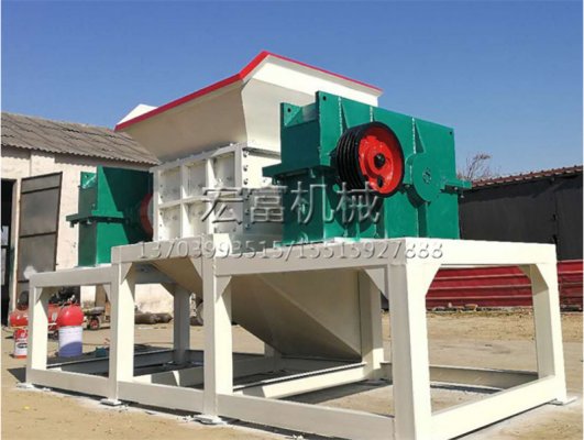 鐵桶雙軸撕碎機(jī)設(shè)備價(jià)格？時(shí)產(chǎn)15噸真實(shí)案例